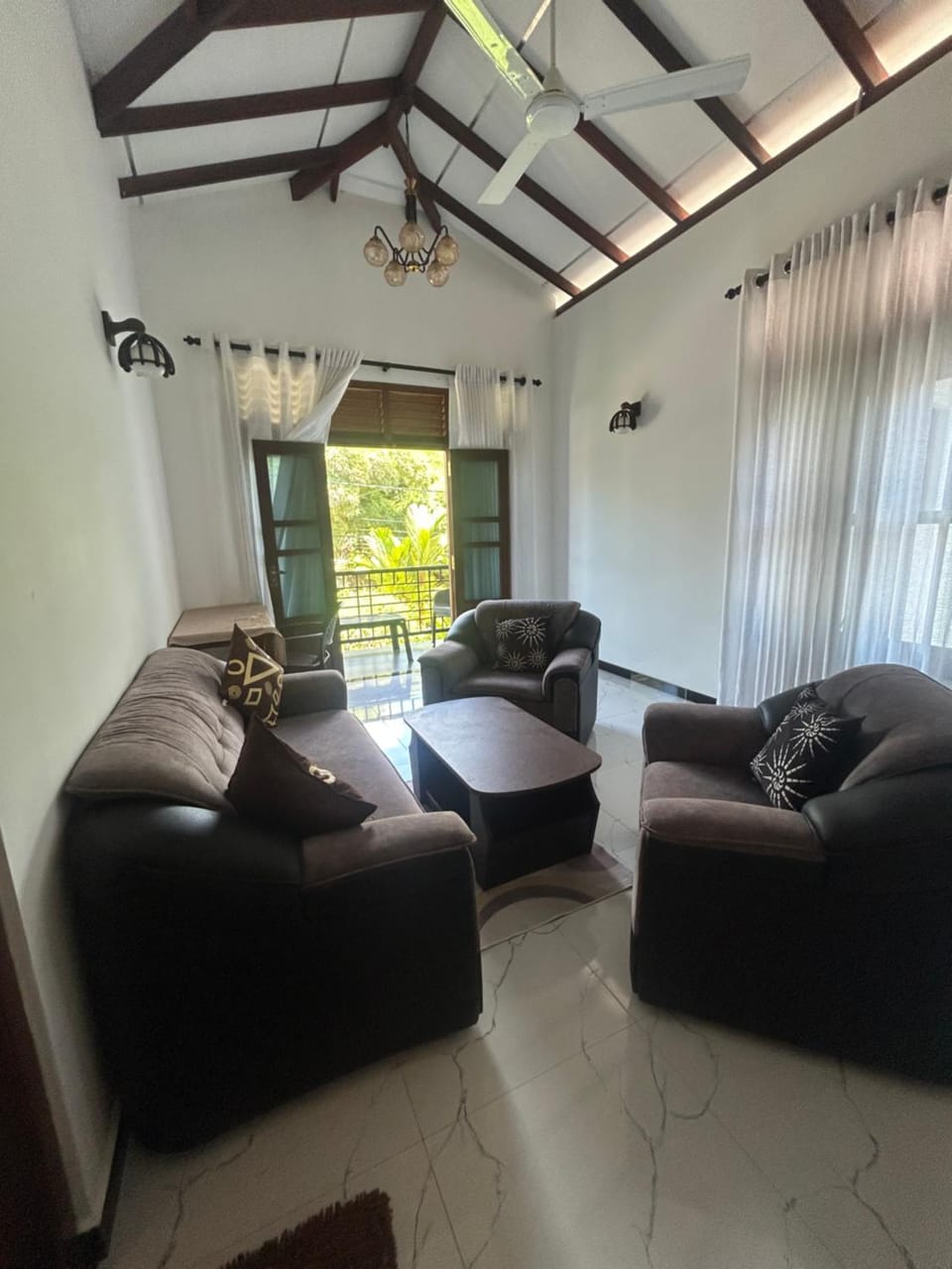 Villa Avon Apartment in Hikkaduwa