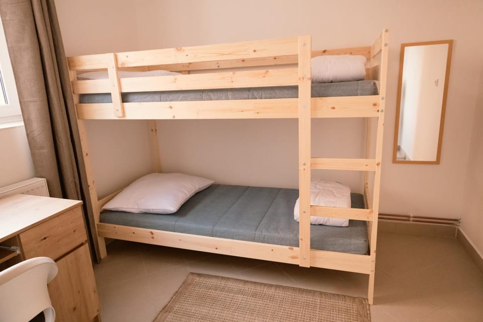 Bed, bunk bed