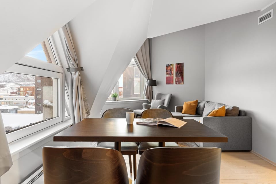 Living room, Seating area, Dining area