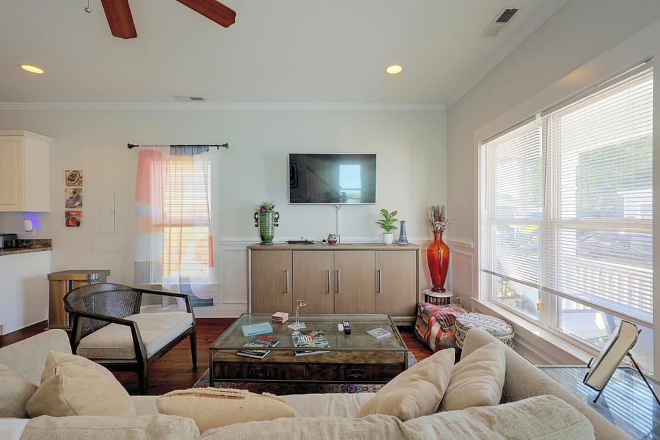 Like-Home Charm < 1 Mi to Historic Dtwn Wilimngton House in Wilmington