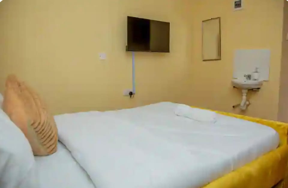 Mustard Studio With Free W-IFI And Parking Apartment in Kenya
