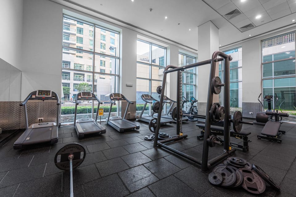 StayShort - Luxury Studio Apartment in Downtown Balcony Apartment in Dubai
