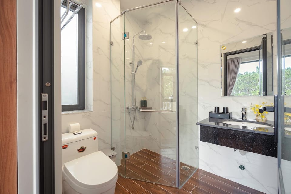 Shower, Bathroom, towels