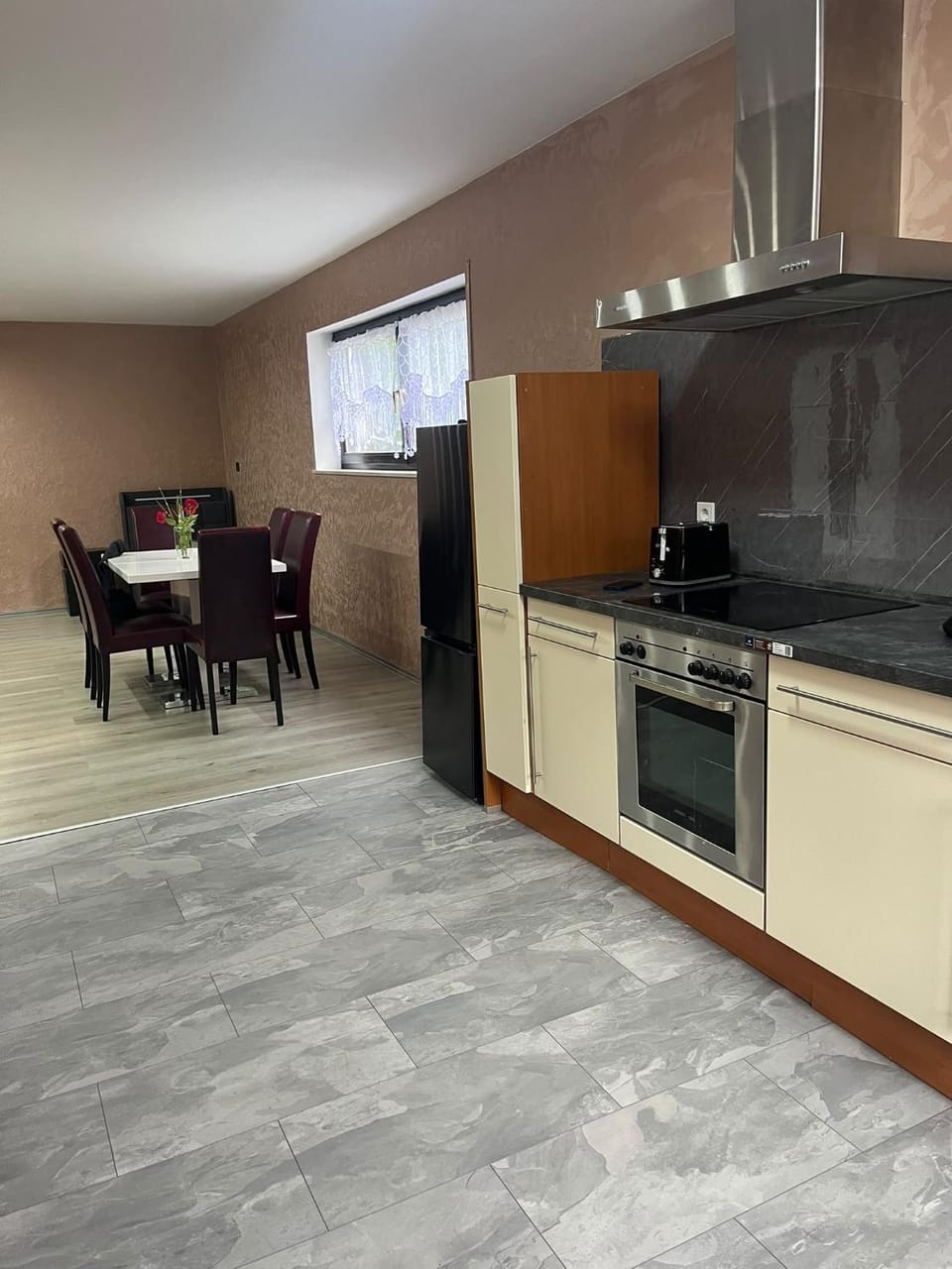 Kitchen or kitchenette, Living room