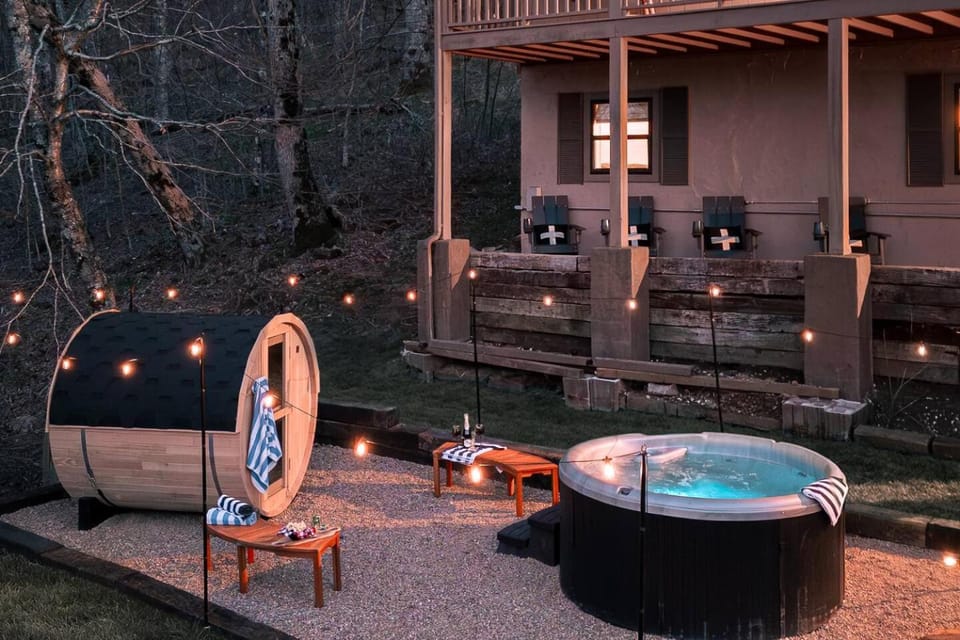 Patio, Night, Hot Tub, Sauna, Seating area
