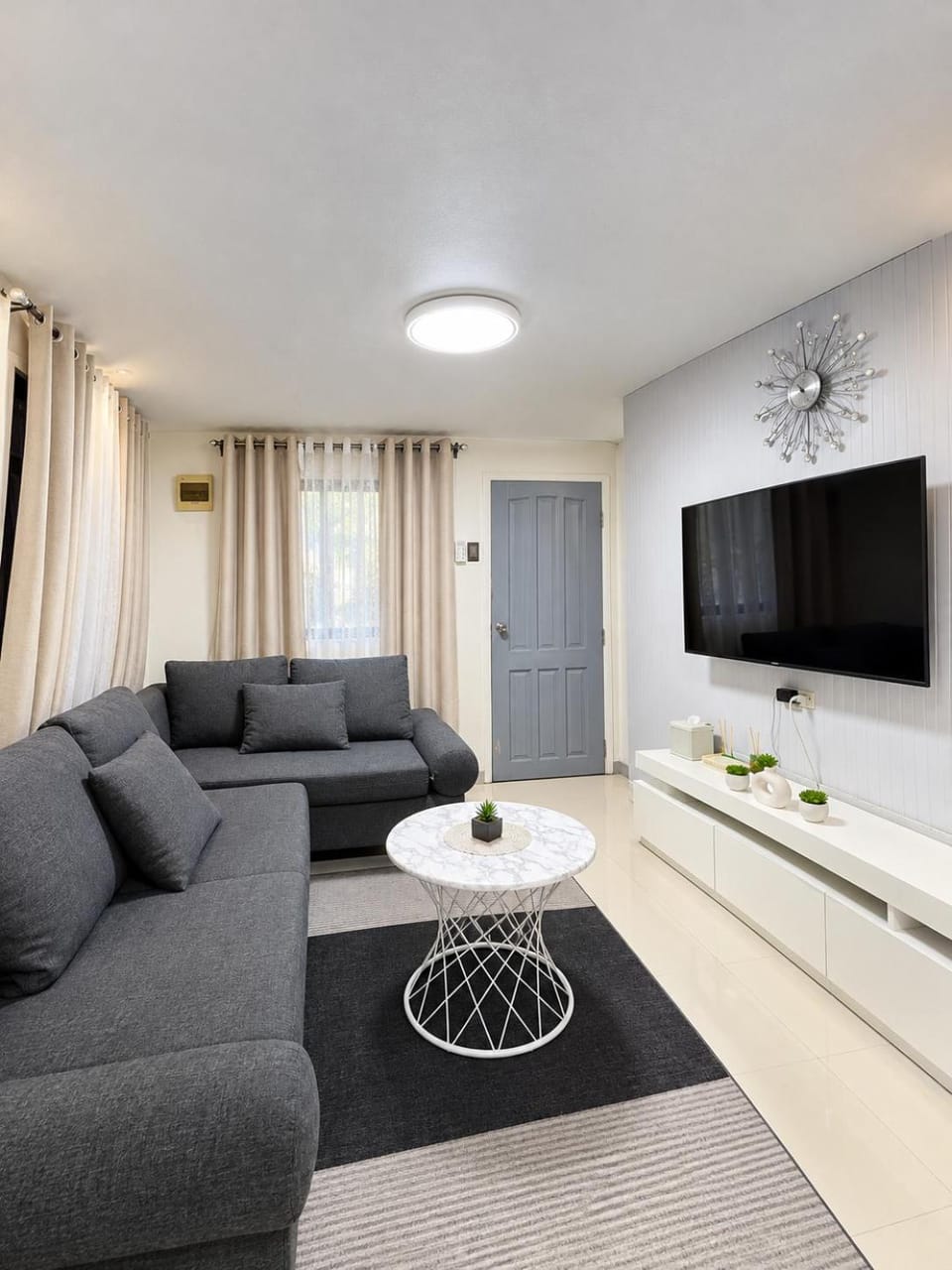 Rienzi's Hiraya Villas - EP PALM - Cozy 3BR Villa - Private Pool - On-Site Parking - Near Clark Airport Villa in Angeles