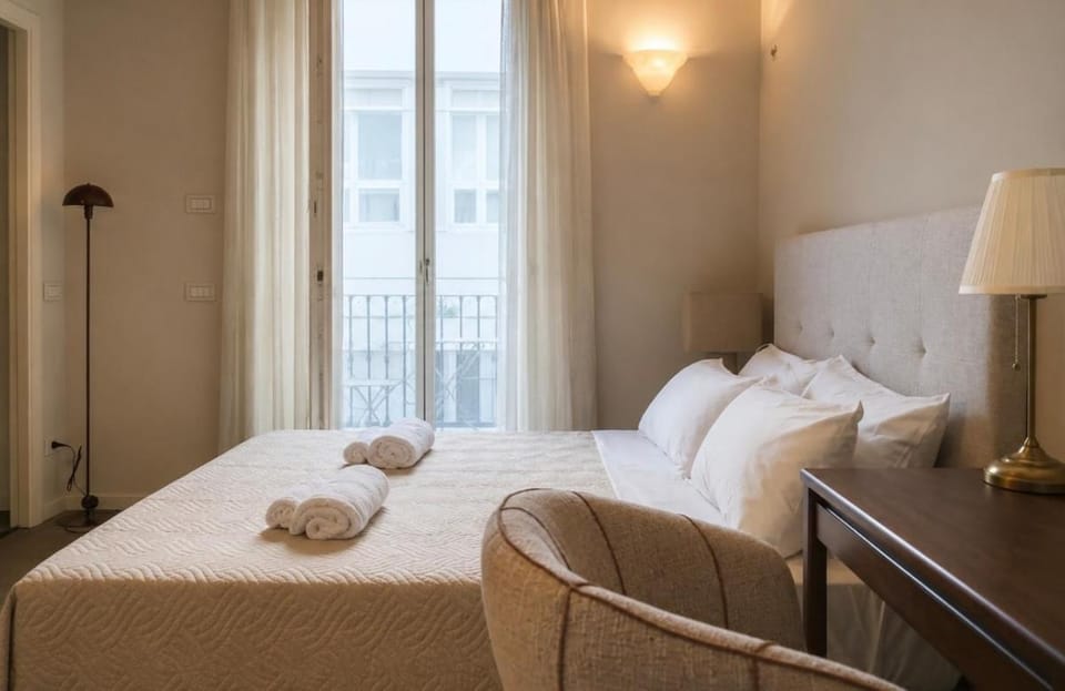 Casaqua Designer 1BR Terrace , Duomo, Navigli, Bocconi Apartment in Milan