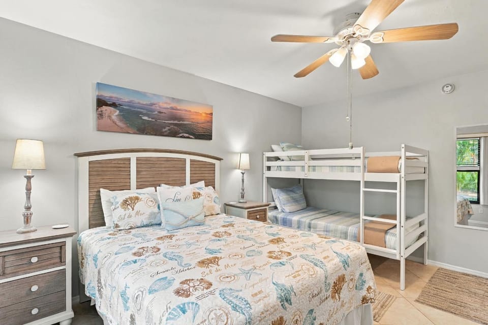C-120 -First Floor W Adjustable Beds and Laundry House in Naples
