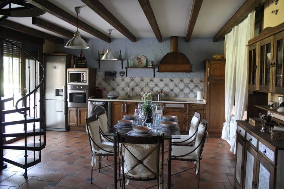 Property building, Kitchen or kitchenette, Living room