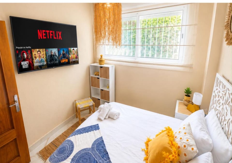 Bed, TV and multimedia, Photo of the whole room, Evening entertainment, Bedroom