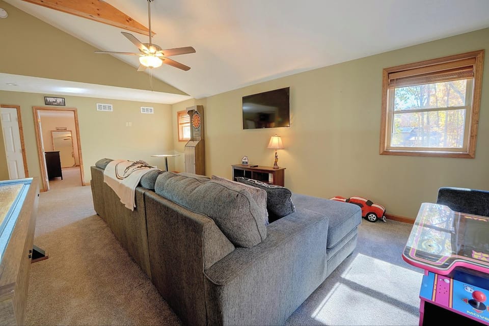 Hot Tub & Game Room! Towamensing Timber Cabin Cabin in Kidder Township