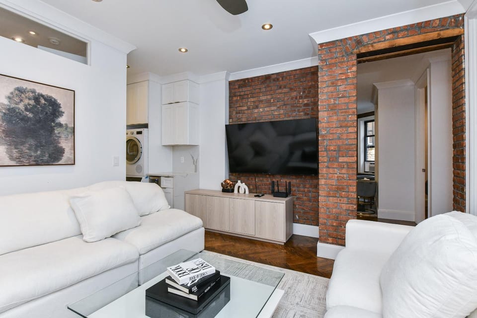 West Village Stunning 4-Bedroom Designer Home Apartment in West Village