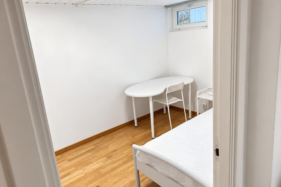 3-Bedroom Garden-Level Apartment with Own Entrance in Kvillebäcken Apartment in Gothenburg