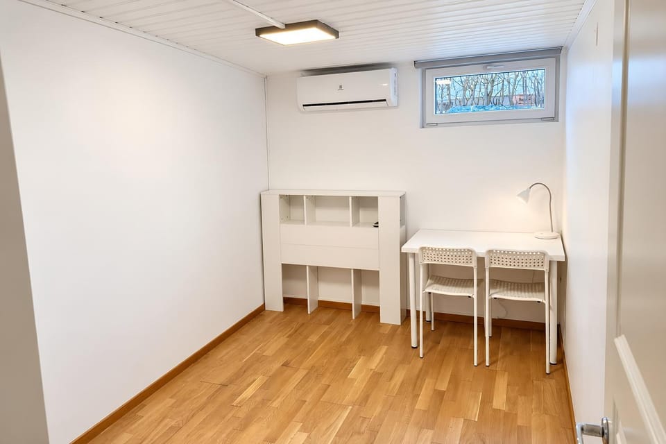 3-Bedroom Garden-Level Apartment with Own Entrance in Kvillebäcken Apartment in Gothenburg
