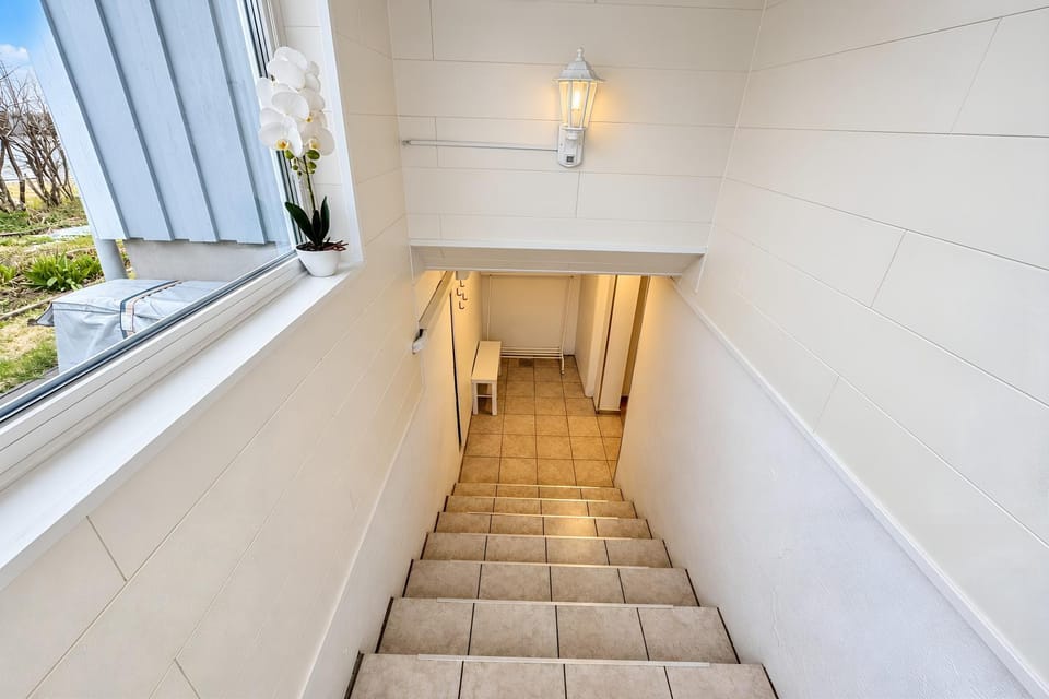 3-Bedroom Garden-Level Apartment with Own Entrance in Kvillebäcken Apartment in Gothenburg