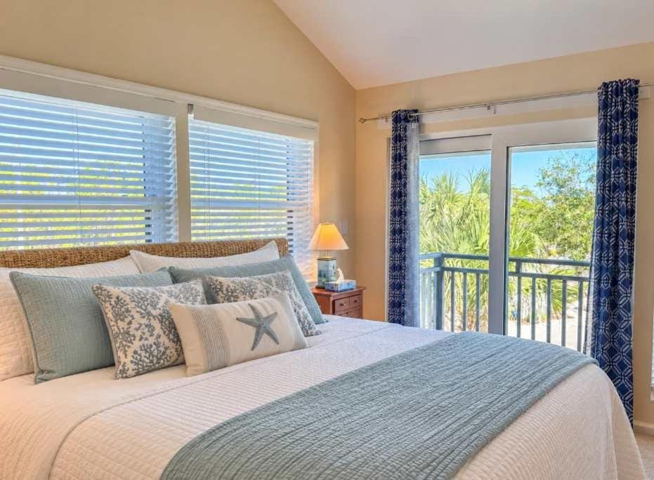 Ocean Mile B1 Ocean Views Pool Sleeps 8 Apartment in Saint George Island
