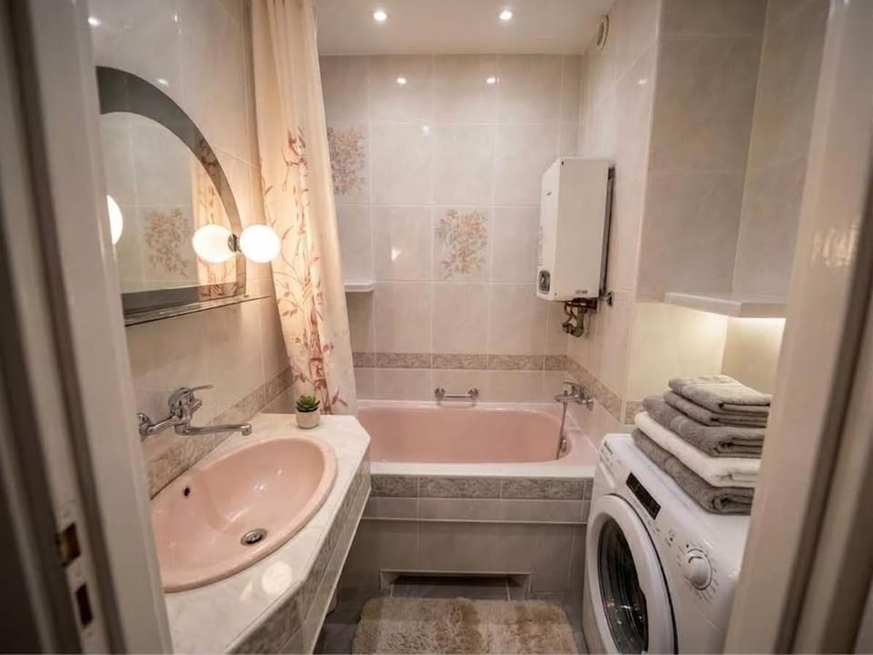 Shower, Bath, washing machine, dryer