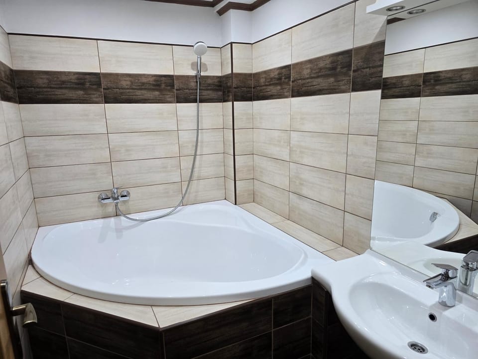 Bathroom, Bath