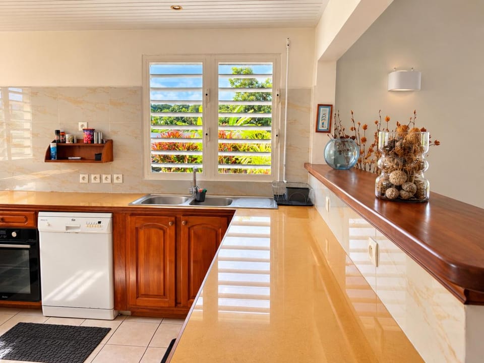 Villa Canopée - Piscine & Jardin Tropical Villa in Leeward Islands
