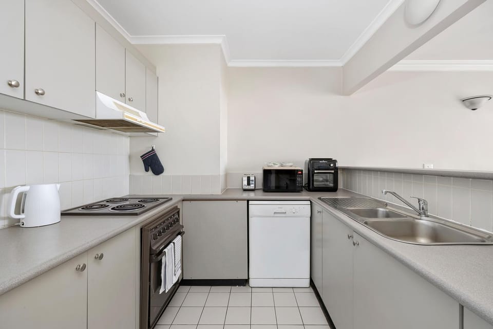 ALFRD24/98MP - Harbour Vista – Milsons Point Apartment in Milsons Point Station