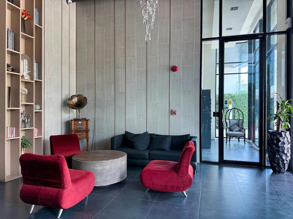 Spacious Suite by the Beach - Wi-Fi 500Mbs - B Apartment in Choeng Thale