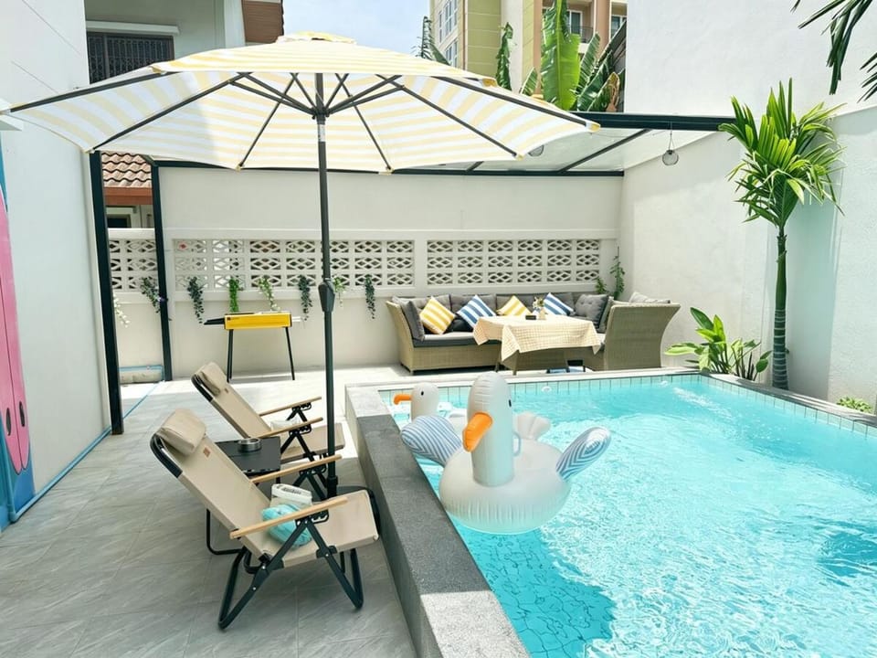 Pattaya City Center private pool villa 4BR Near walking and beach Villa in Pattaya City