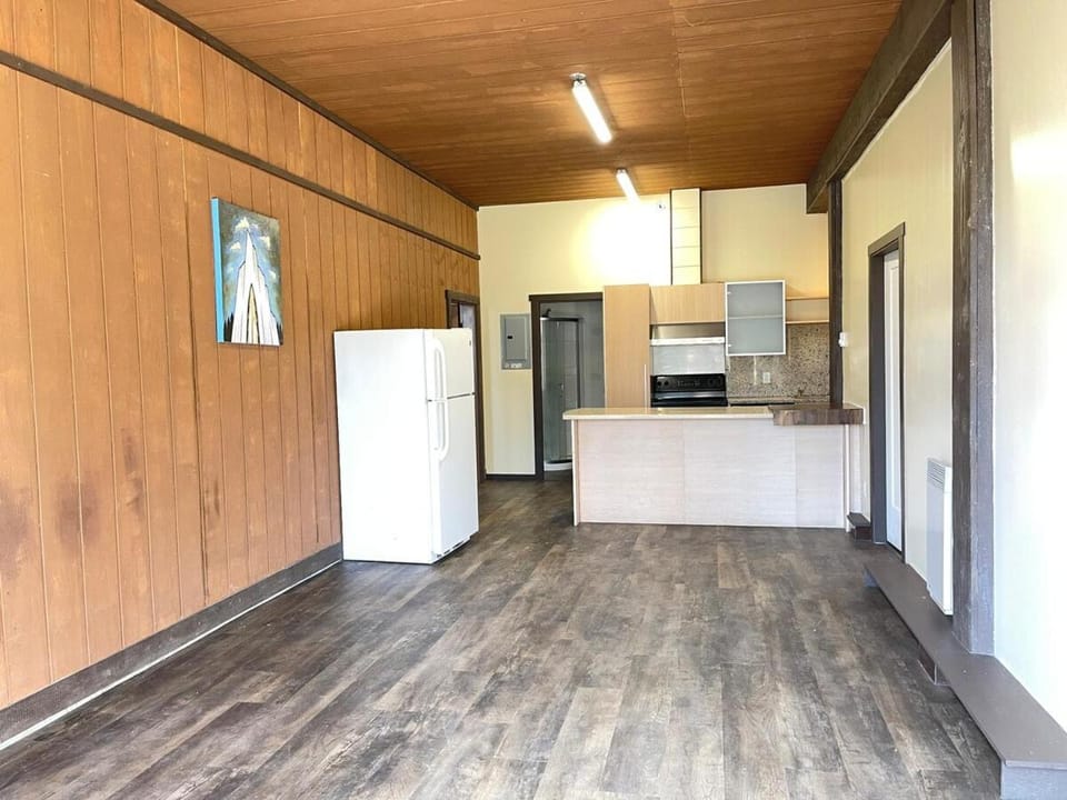 Ocean Front Farm 2 Bedrooms Apartment in Vancouver Island