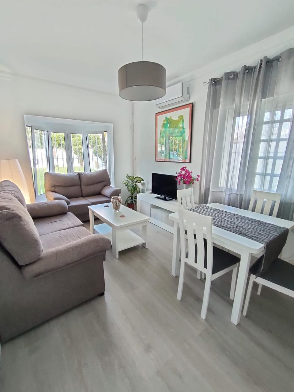Living room, Dining area