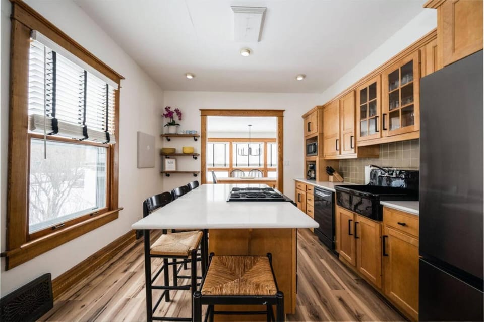 Bella Adele Family & Pet Retreat Near Lake DT House in Boyne City