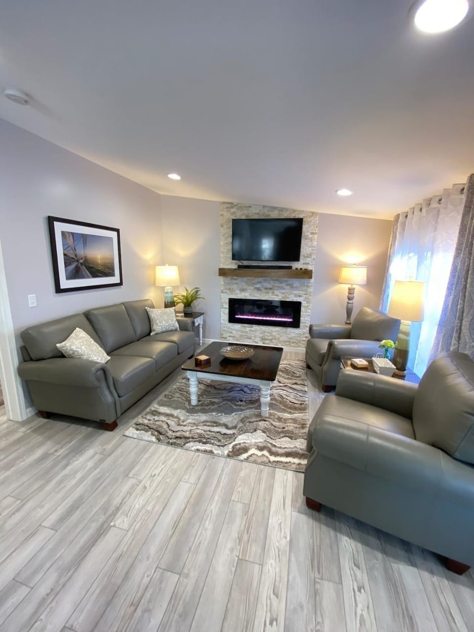 Blue Heron Pet friendly Walk to Lake House in Boyne City