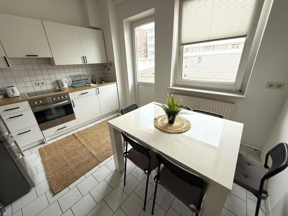 Kitchen or kitchenette, Dining area, oven, stove, toaster