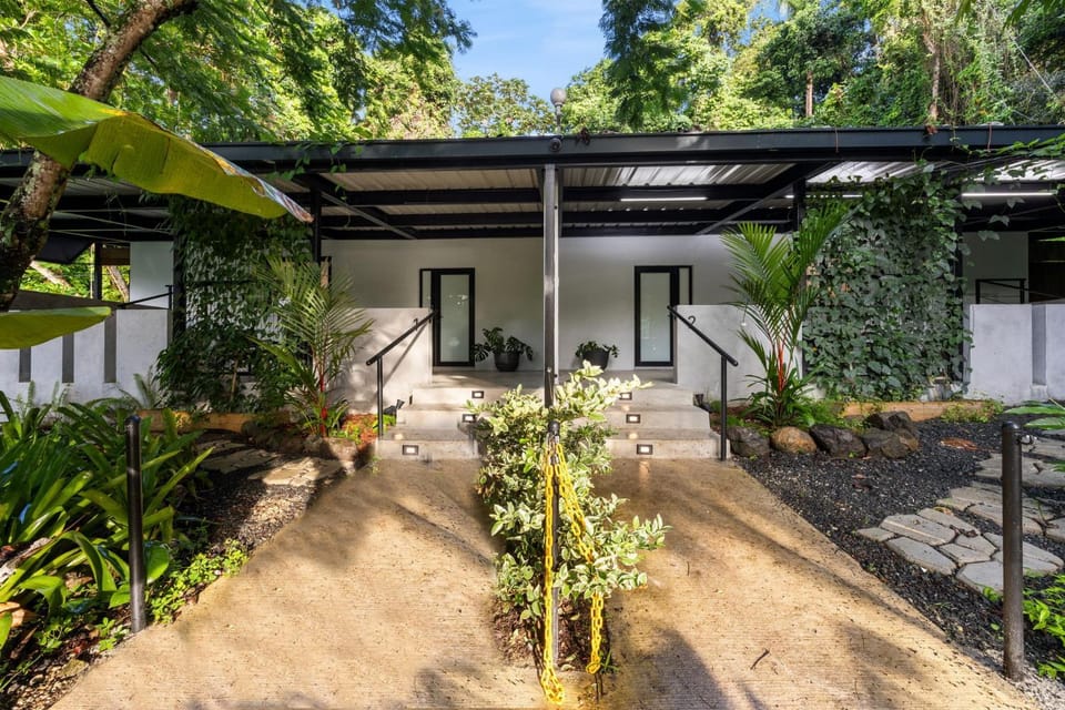 Property building, Facade/entrance, Off site