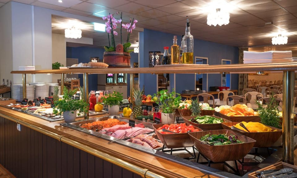 Food and drinks, Buffet breakfast