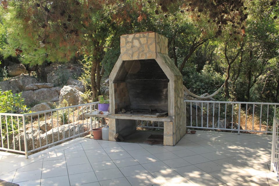 Location, children, Family