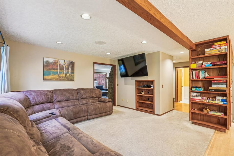 Spruce Street Retreat - NEW LISTING House in Tolovana Park
