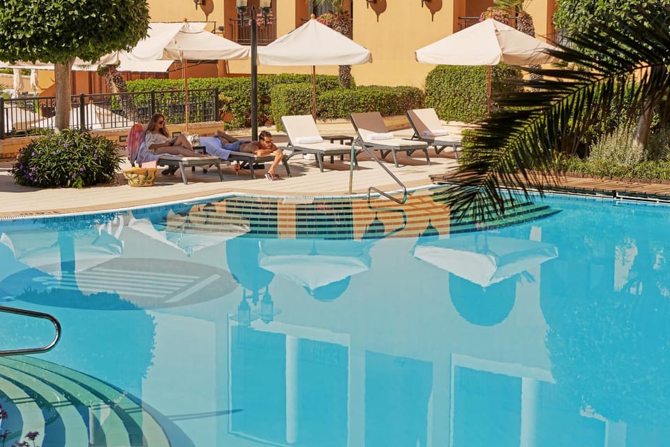 Garden, Swimming pool