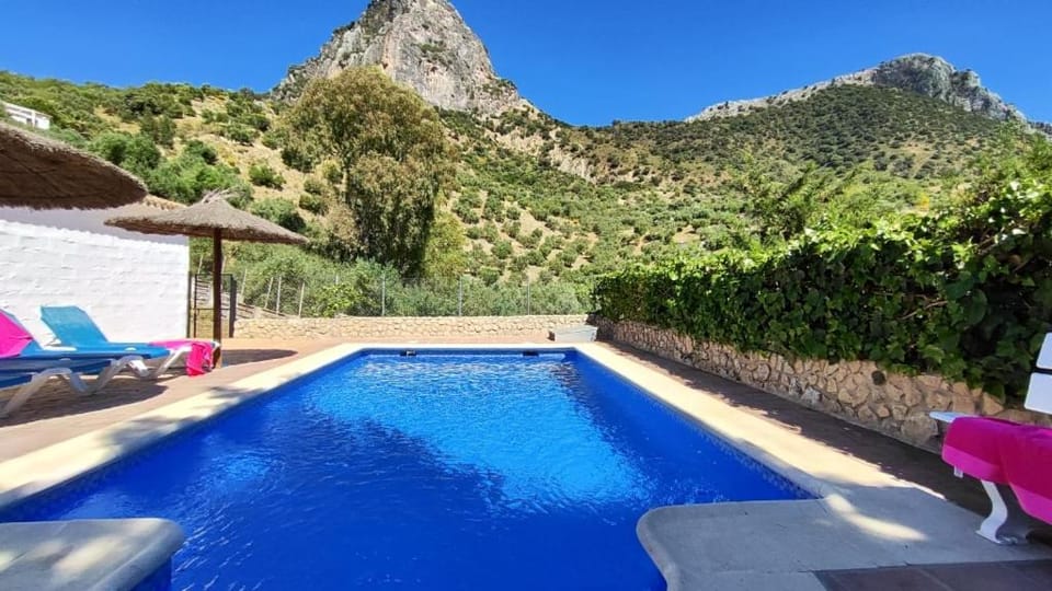 Mountain view, Swimming pool
