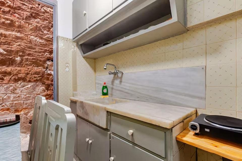 Ermile Apartment in Athens