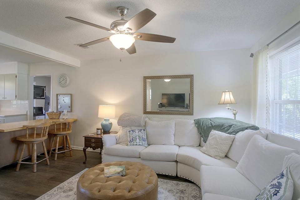 Large Yard w/ Fire Pit! Statesboro Home Near Dtwn House in Statesboro