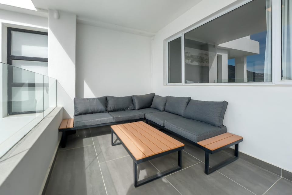 Crown Jewel of Camps Bay Apartment in Camps Bay