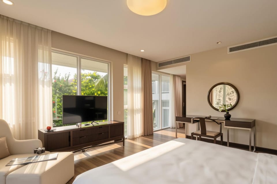 Bed, TV and multimedia, Photo of the whole room, Seating area, Bedroom, air conditioner
