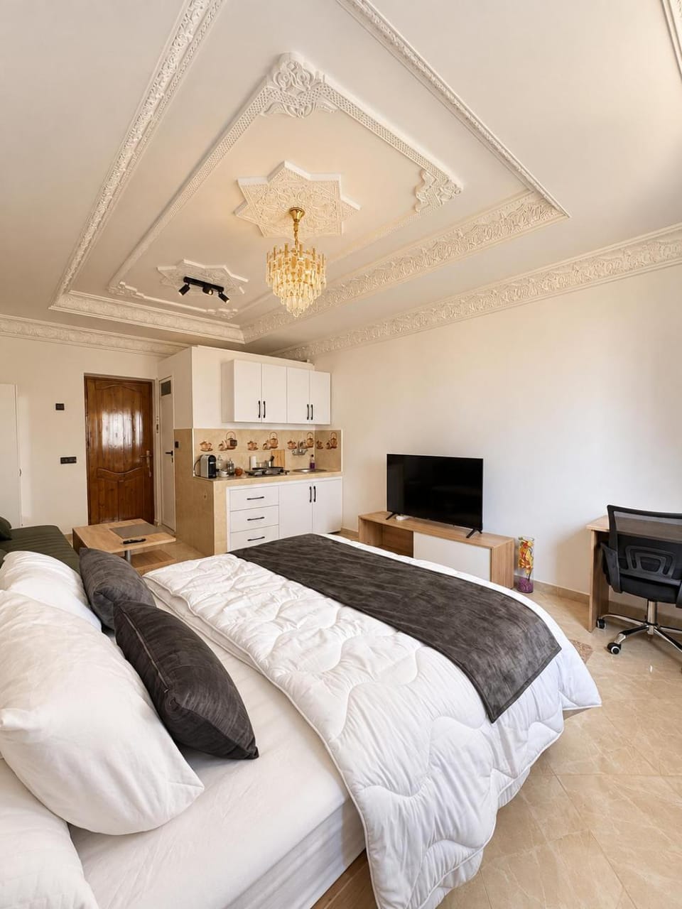 Kitchen or kitchenette, Bedroom