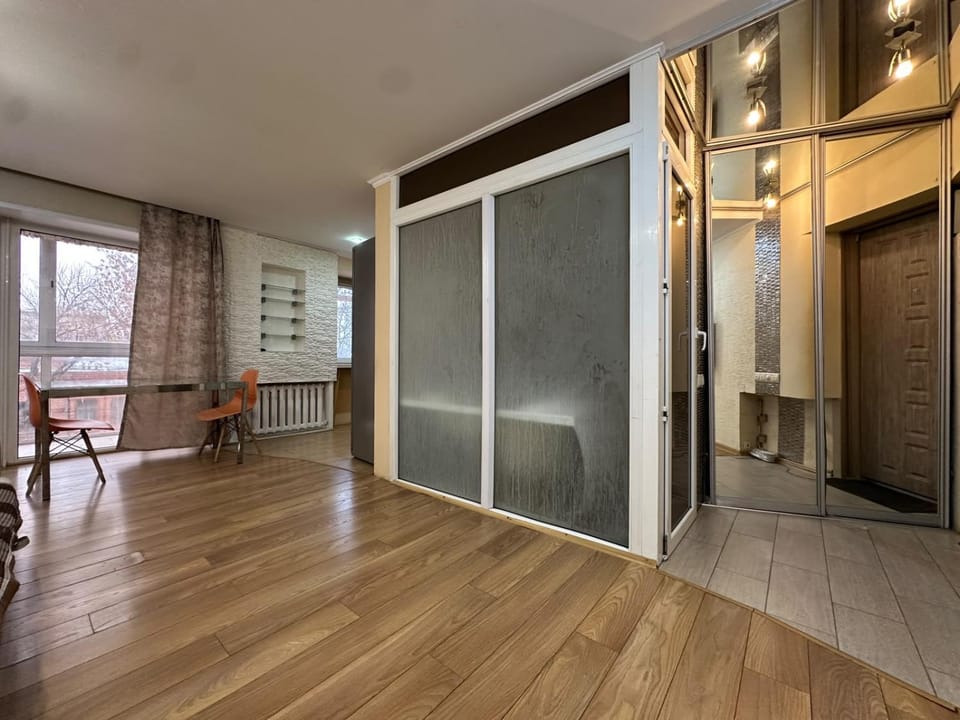 Конституции 29, Джакузи, пешеходная улица Конституции Казахстана Apartment in Kazakhstan