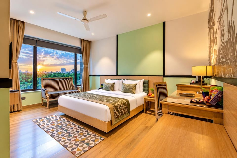Bed, TV and multimedia, Living room, Photo of the whole room, Seating area, Bedroom, fireplace