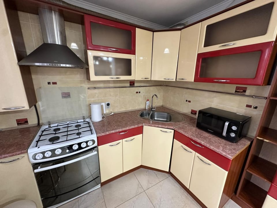 Букетова 65, просторная двушка возле Центрального Парка Apartment in Kazakhstan
