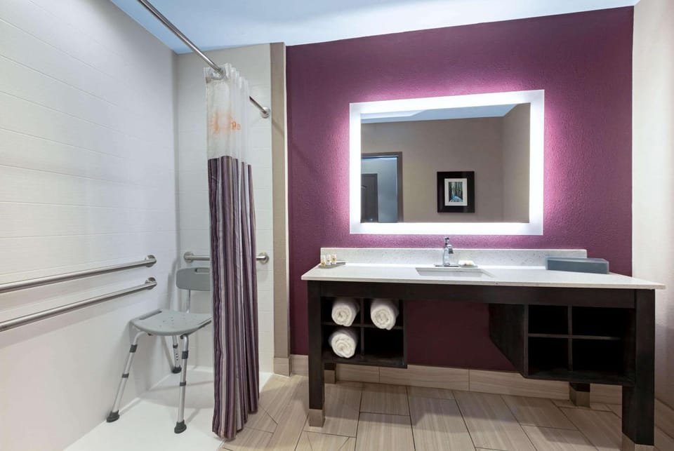 Shower, Bathroom, Photo of the whole room, On site, ADAM