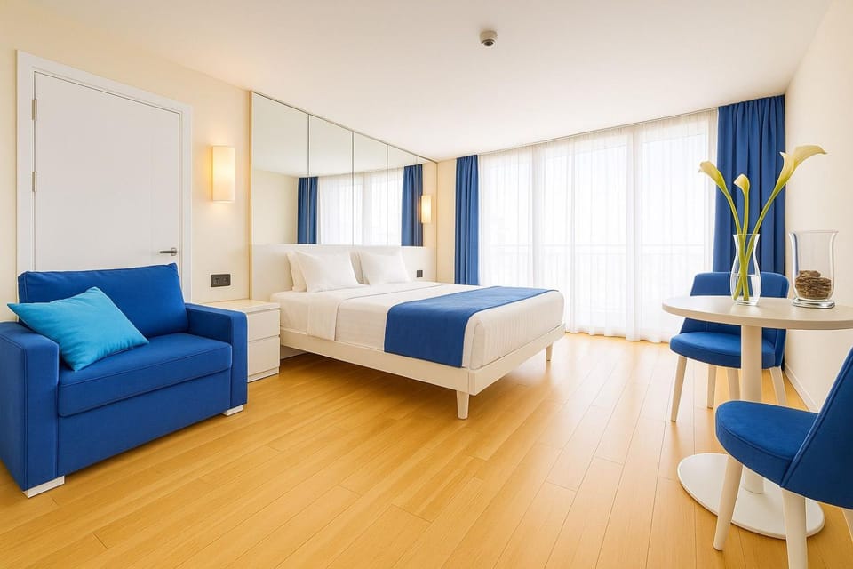 Bed, Living room, Photo of the whole room, Seating area, Bedroom