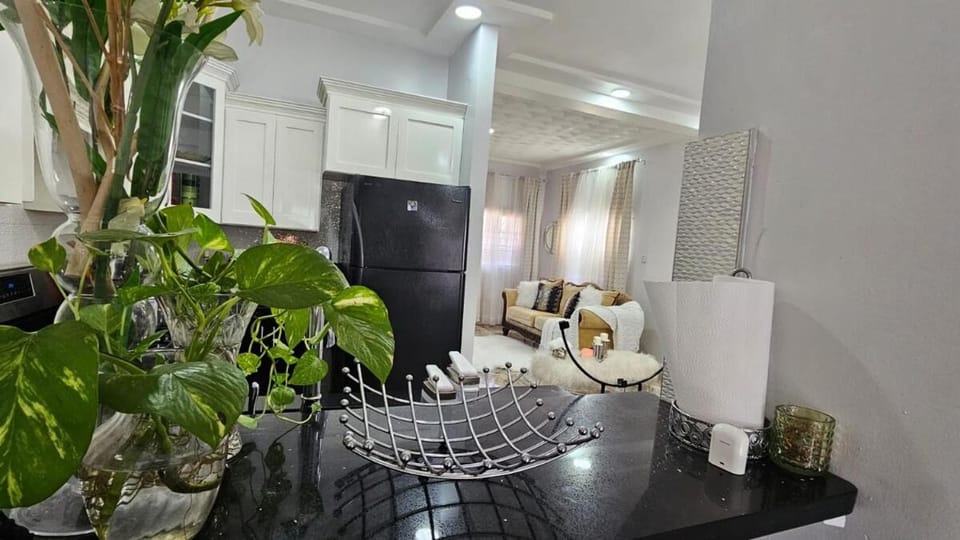 Sunshine Estate House in Portmore
