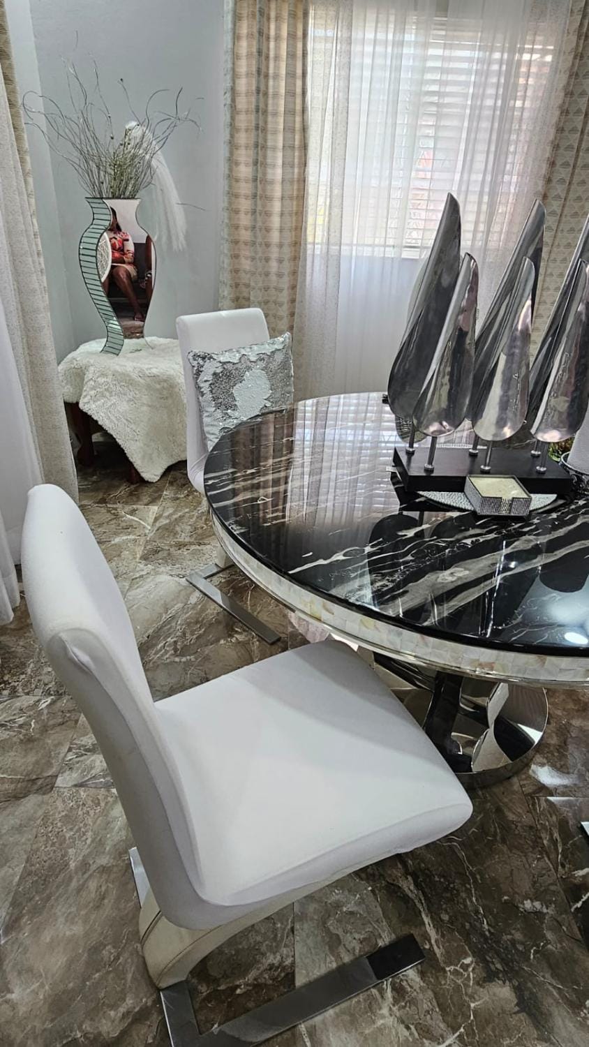 Sunshine Estate House in Portmore