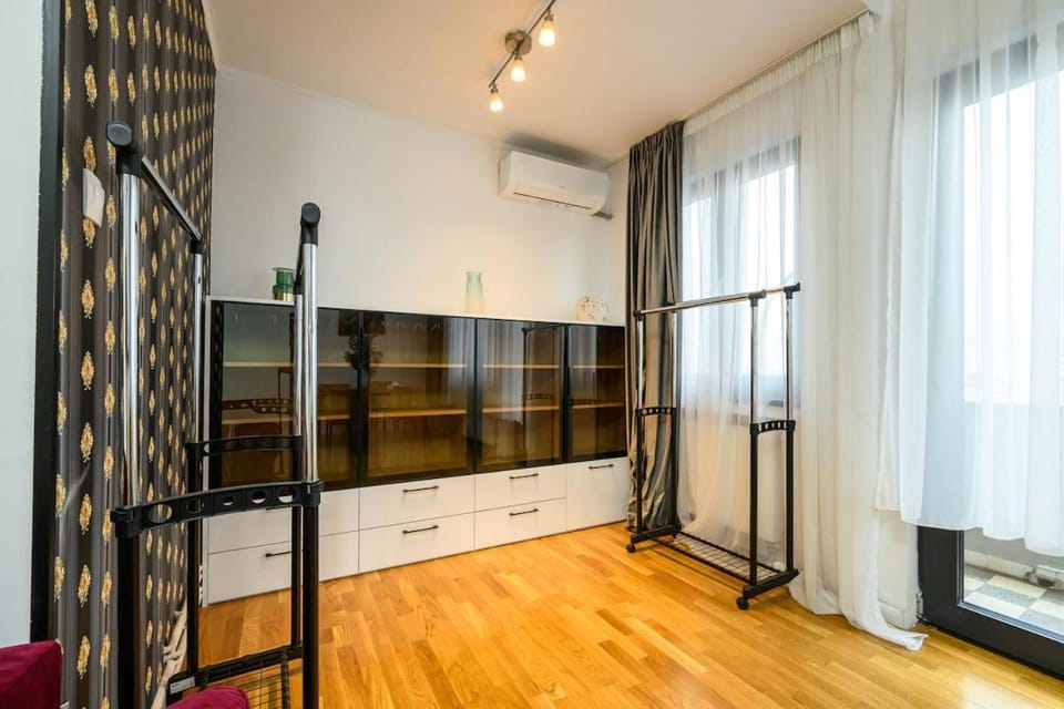 Little Paris Stay - 2BR Flat on Calea Victoriei Apartment in Bucharest